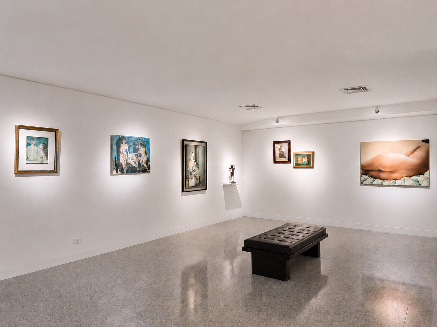 人物繪畫展區與長椅呈現日常餘白與空間感