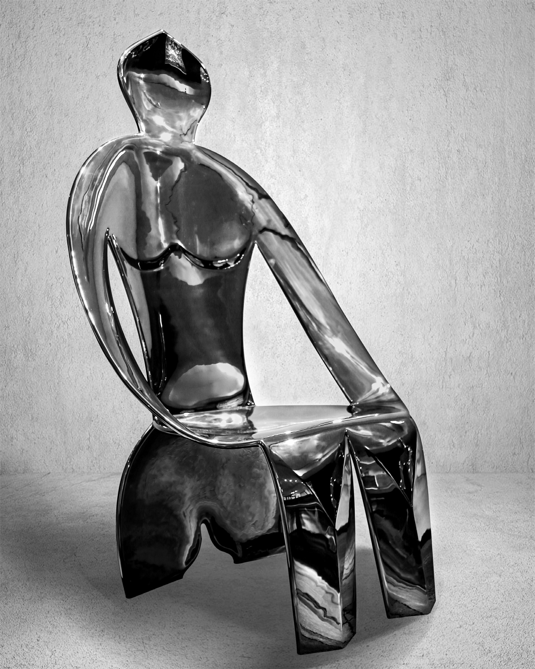 Seated female figure side view, emphasizing spatial structure